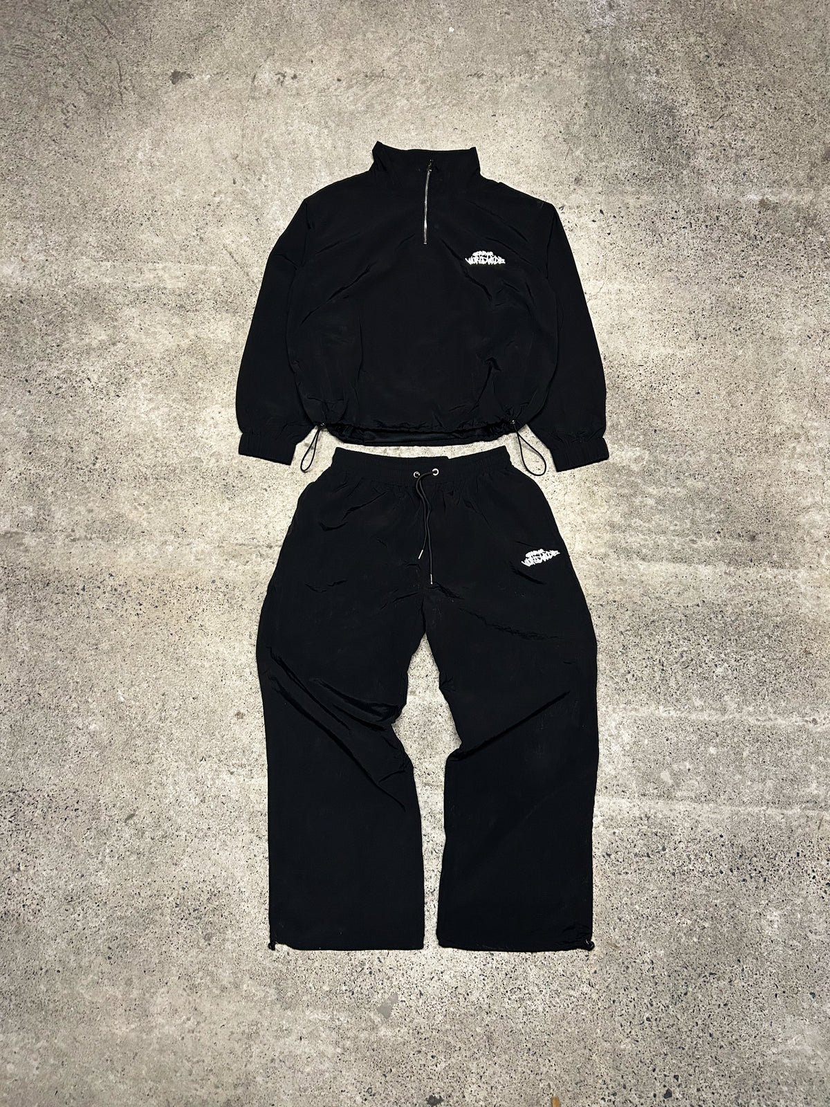 BLACK SHELL - TRACKPANTS ONLY