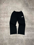 BLACK SWEATPANTS