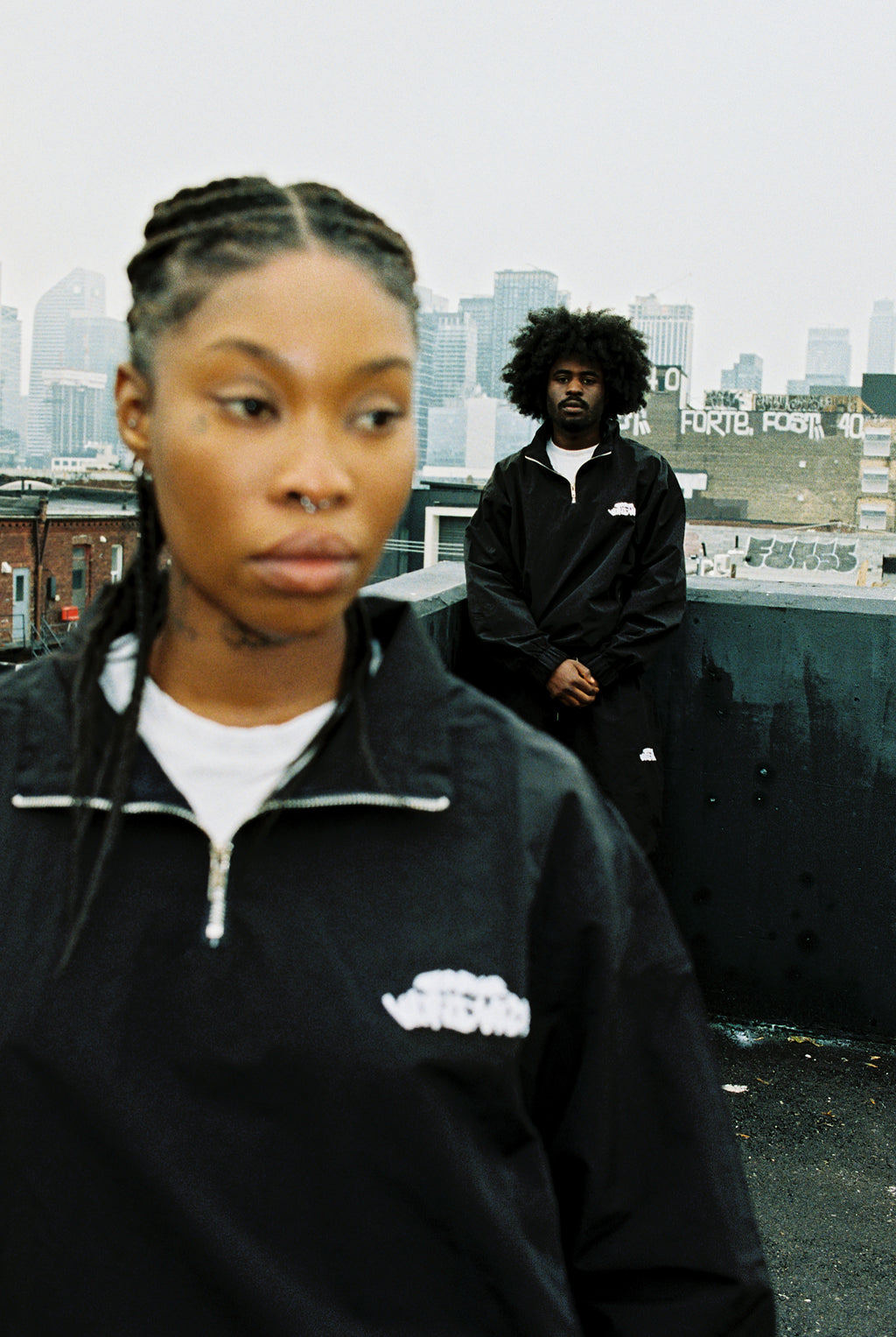 BLACK SHELL TRACKTOP
